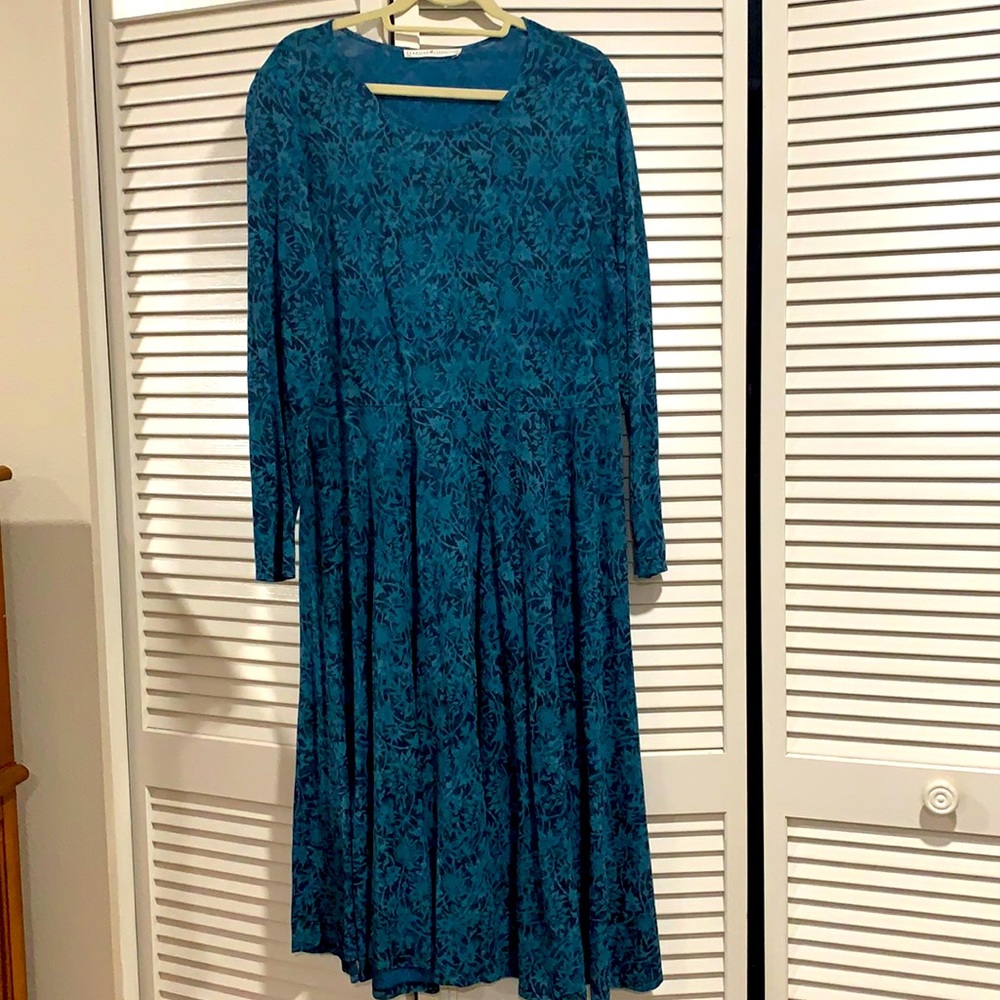 Long Sleeve Peruvian Printed Dress. Size Large